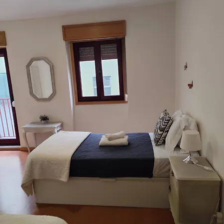 Portus Ribeira House 招待所 *