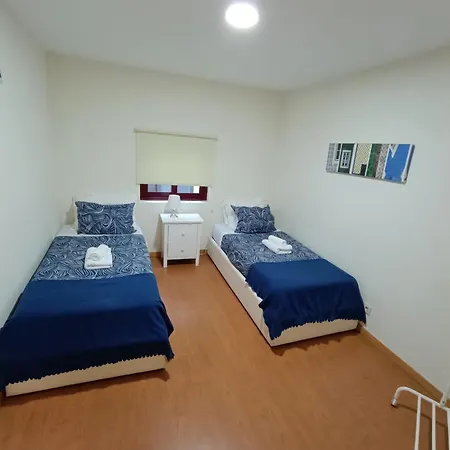 Portus Ribeira House *