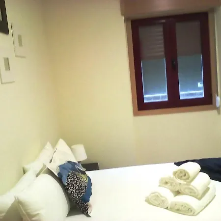 Portus Ribeira House 招待所 加亚新城