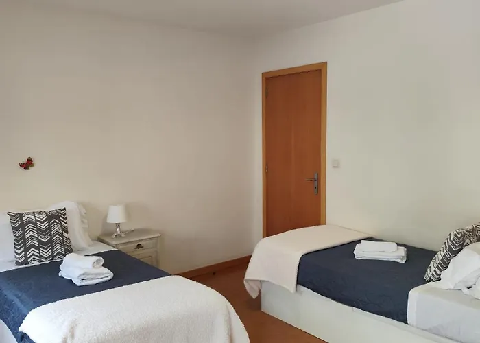 Portus Ribeira House Pensión