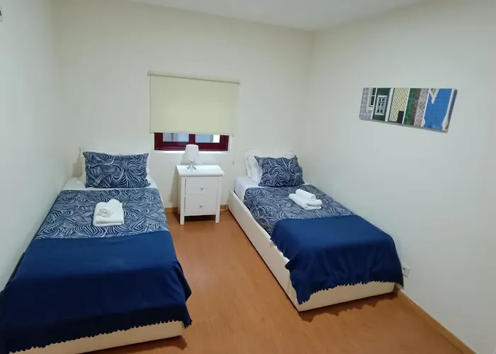 Portus Ribeira House *