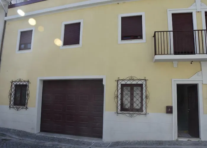 Portus Ribeira House Pensión *