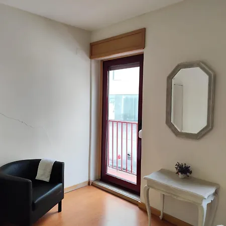 Portus Ribeira House * ヴィラ・ノヴァ・デ・ガイア