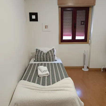 Portus Ribeira House * ヴィラ・ノヴァ・デ・ガイア